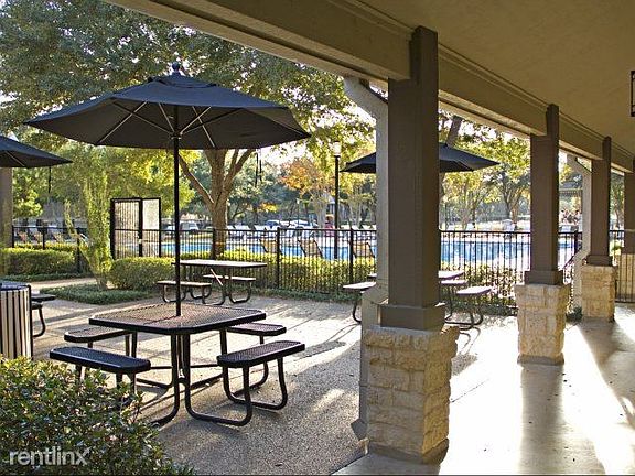 courtyard Luxury South West Austin Apartments