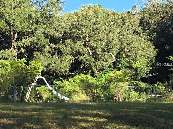 5th image of 104 Magnolia Lake Ct