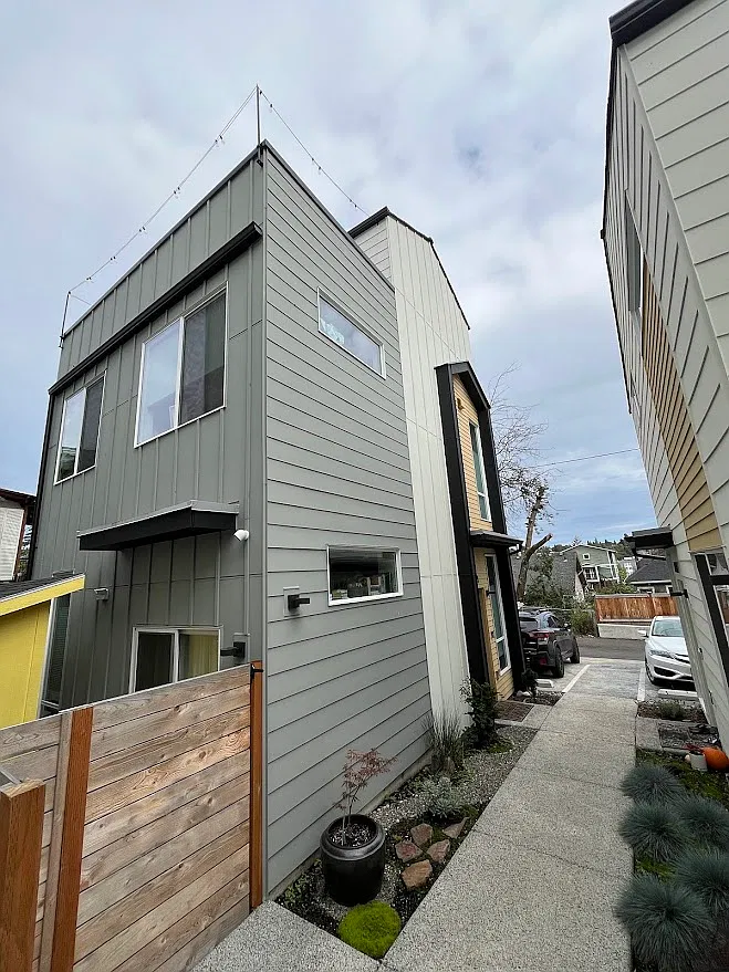 18th Ave S, Seattle — Photo 1