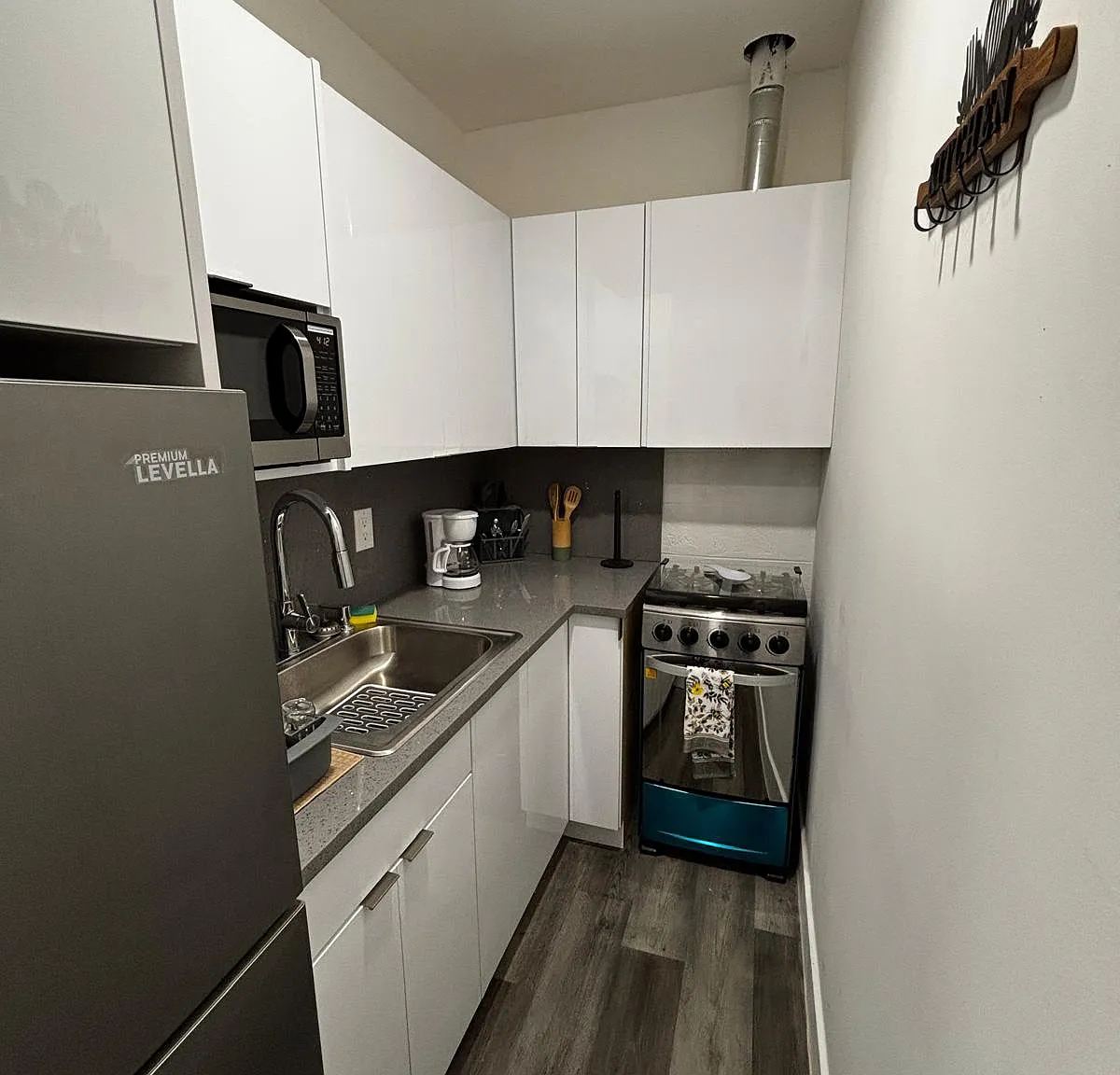 2 bed, 538 sqft, $2,000 — Photo 2