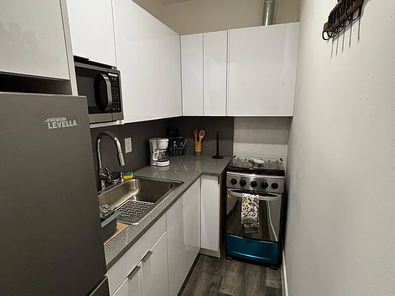 4801 SW 58th Ave #A1 — Photo 2