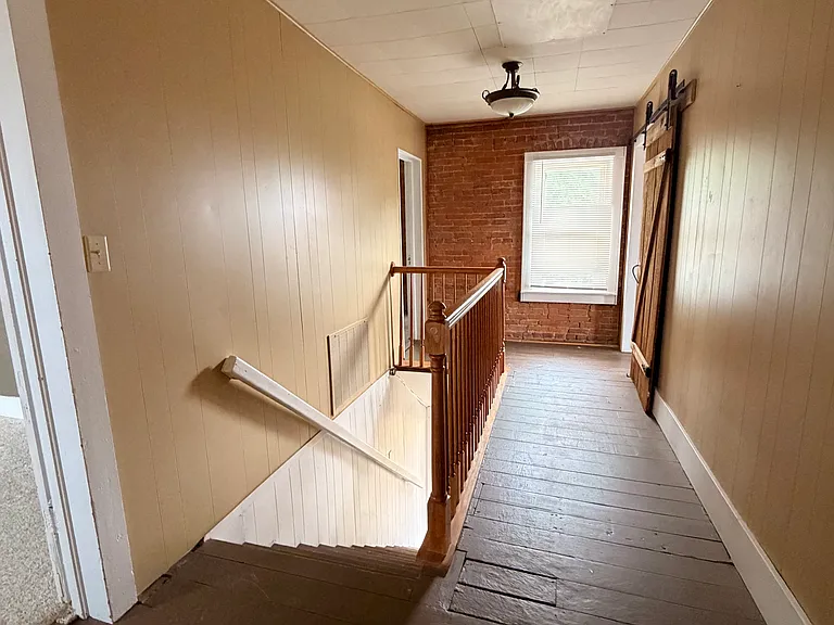 700 W Jefferson St #B — Photo 6