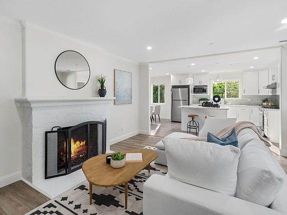 5th image of 860 Donohoe St
