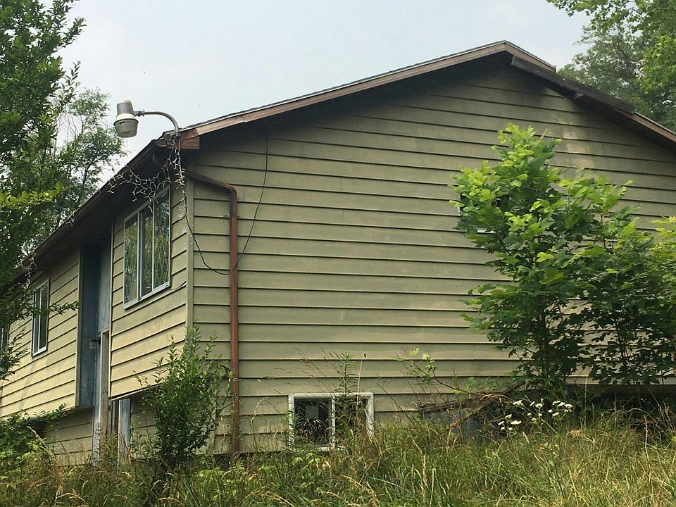 2nd image of 723 Turkey Fork Rd