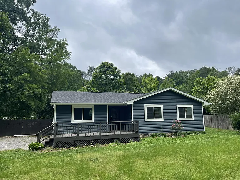 902 Old Lower Mill Rd — Photo 2