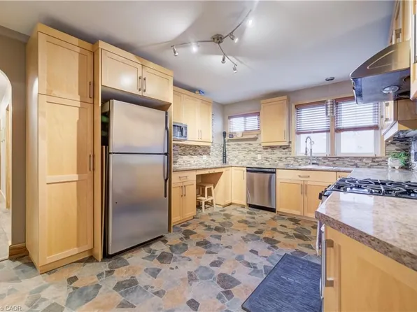 1864 Coronation Blvd, Cambridge, ON N3H 3S2