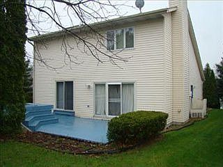3rd image of 2457 E Lake Shore Dr