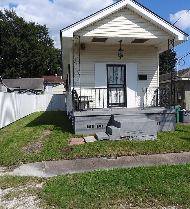 1st image of 825 Avenue A