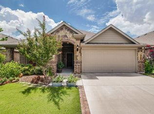 204 Range Rd, Waxahachie, TX 75165