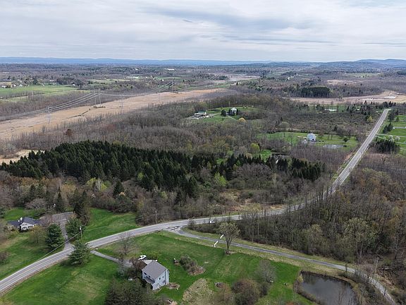 5th image of 850 Meadowdale Road