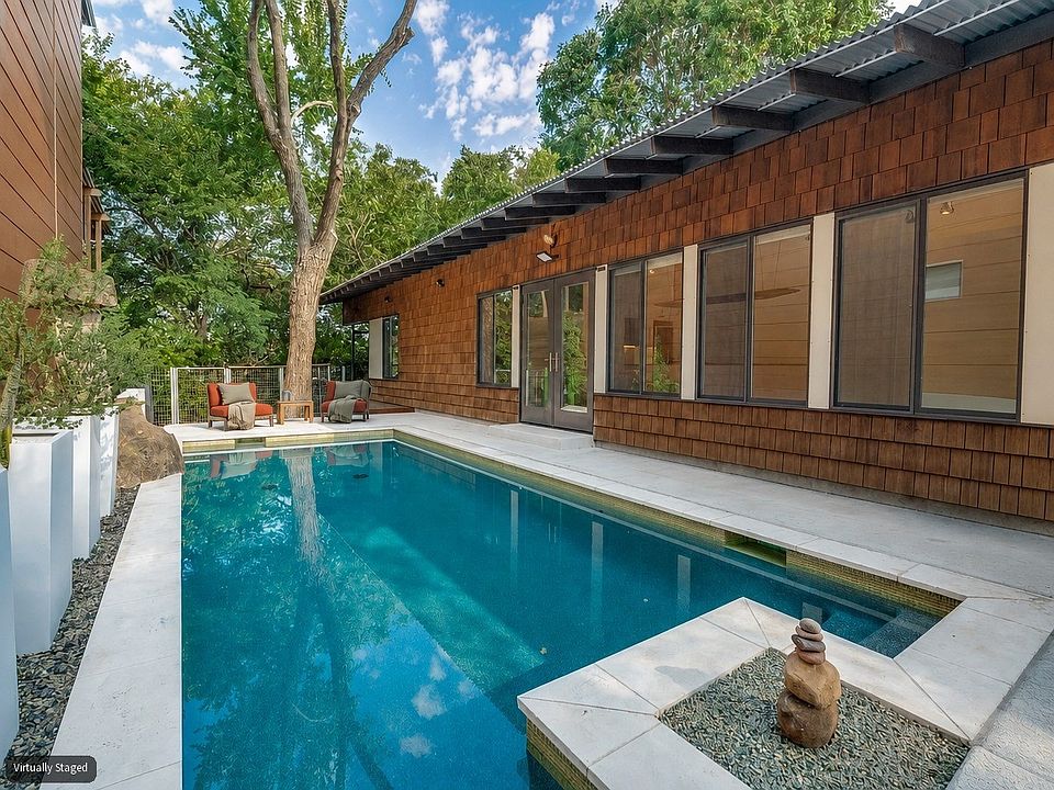 1st image of 43 Vanguard Way