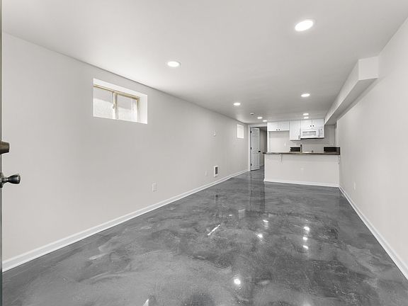 2nd image of 1134 Fawcett Ave #1136