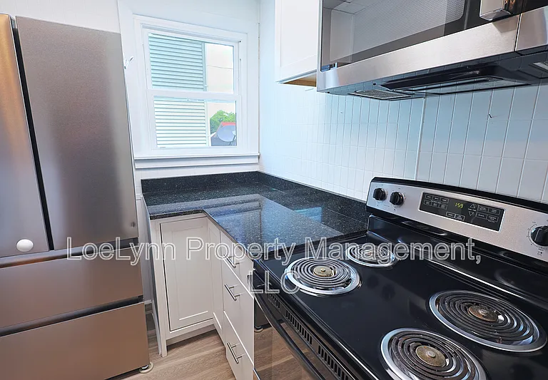 14210 Temple St — Photo 42
