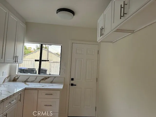 430 Ivy St — Photo 6