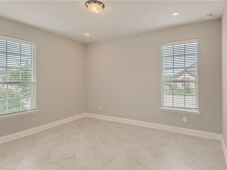 303 White River Dr — Photo 20