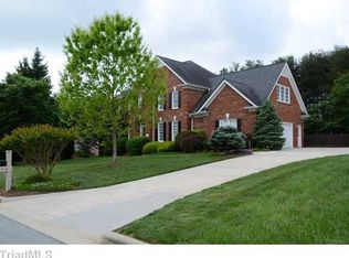 204 Winrow Dr, Jamestown, NC 27282