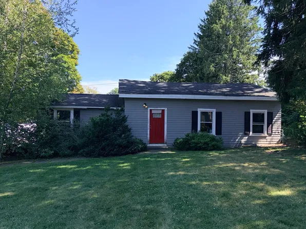 110 River St, Hudson, MA 01749