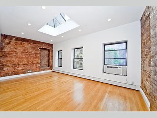 Rented by Isen & Company : Real Estate Advisors | media 24