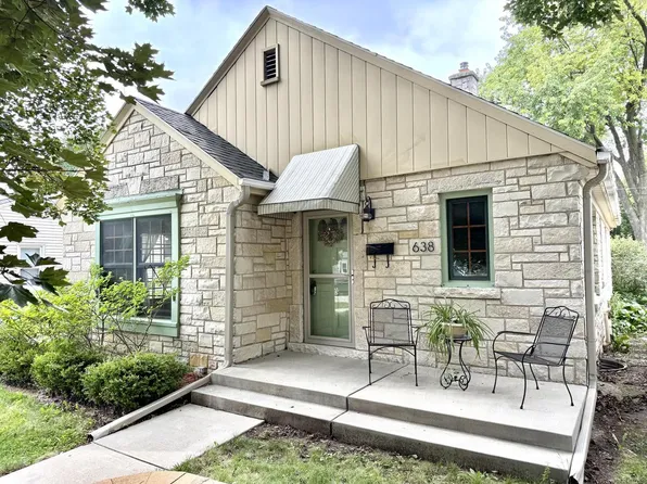 638 N Hine AVENUE, Waukesha, WI 53188
