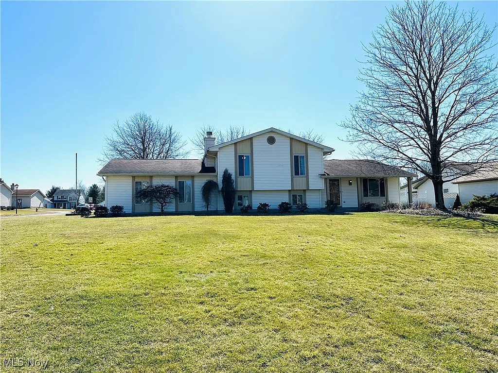 6923 Berry Blossom Dr photo 1