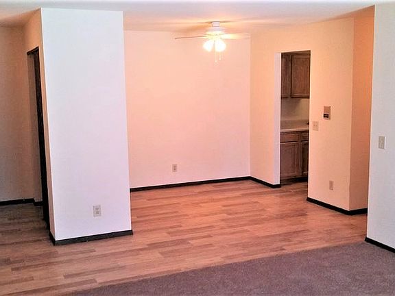 Dining, Ceiling Fan, Entry Closet