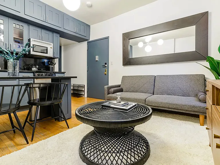 885 9th Ave #4F — Photo 4