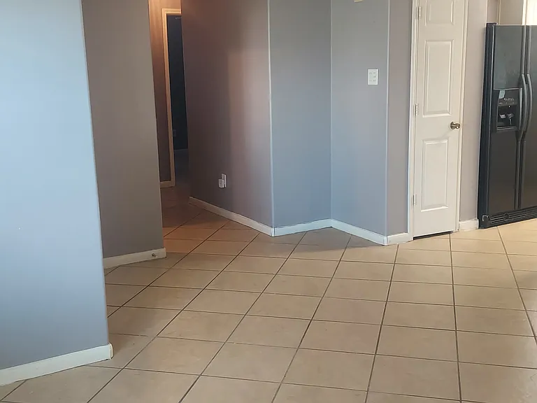 6906 Rambling Brook Ln — Photo 4