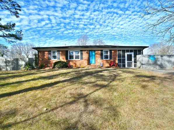 120 Belmont Cir, Easley, SC 29642