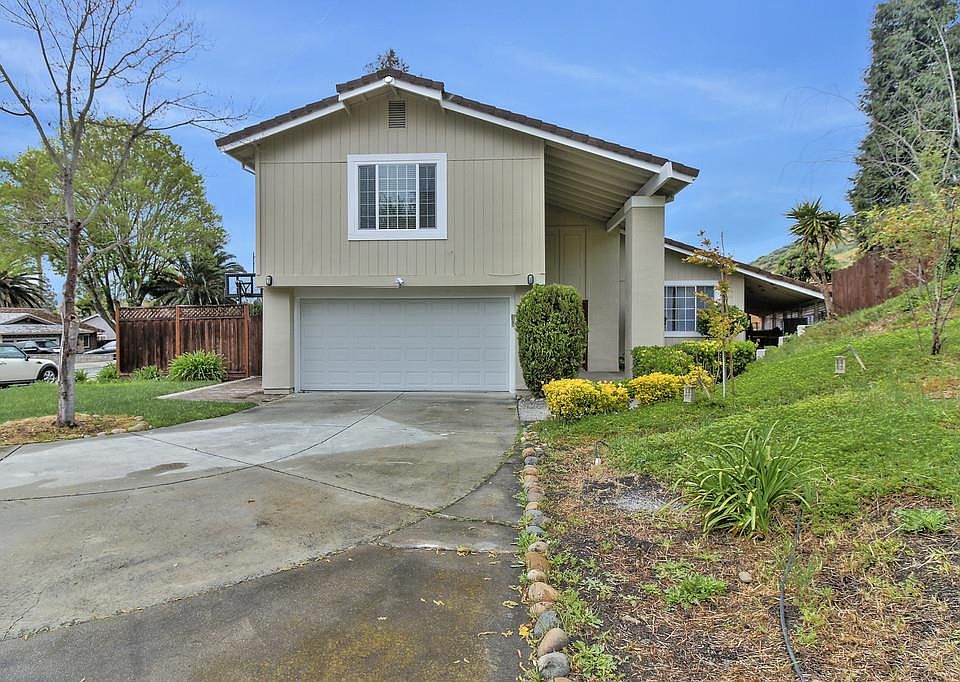 1st image of 7516 Bayliss Pl