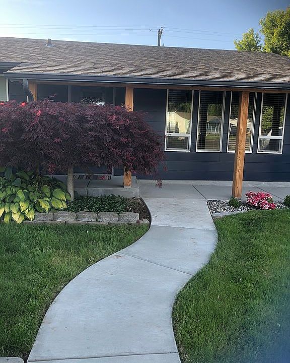 1st image of 2022 Glen Erin Dr