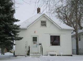 420 N 8th St, Grand Forks, ND 58203