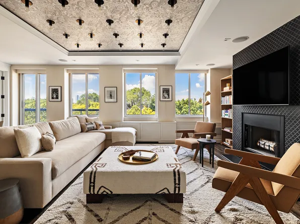 167 Perry Street image 3 of 19