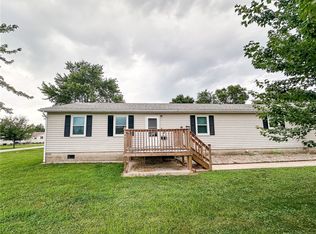 302 Elm St, Marshall, IL 62441