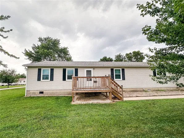 302 Elm St, Marshall, IL 62441