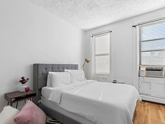 4th image of 118 Jefferson St APT 3L
