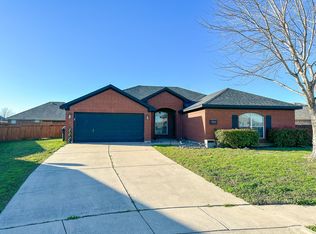 950 Naomi Ct, Burleson, TX 76028