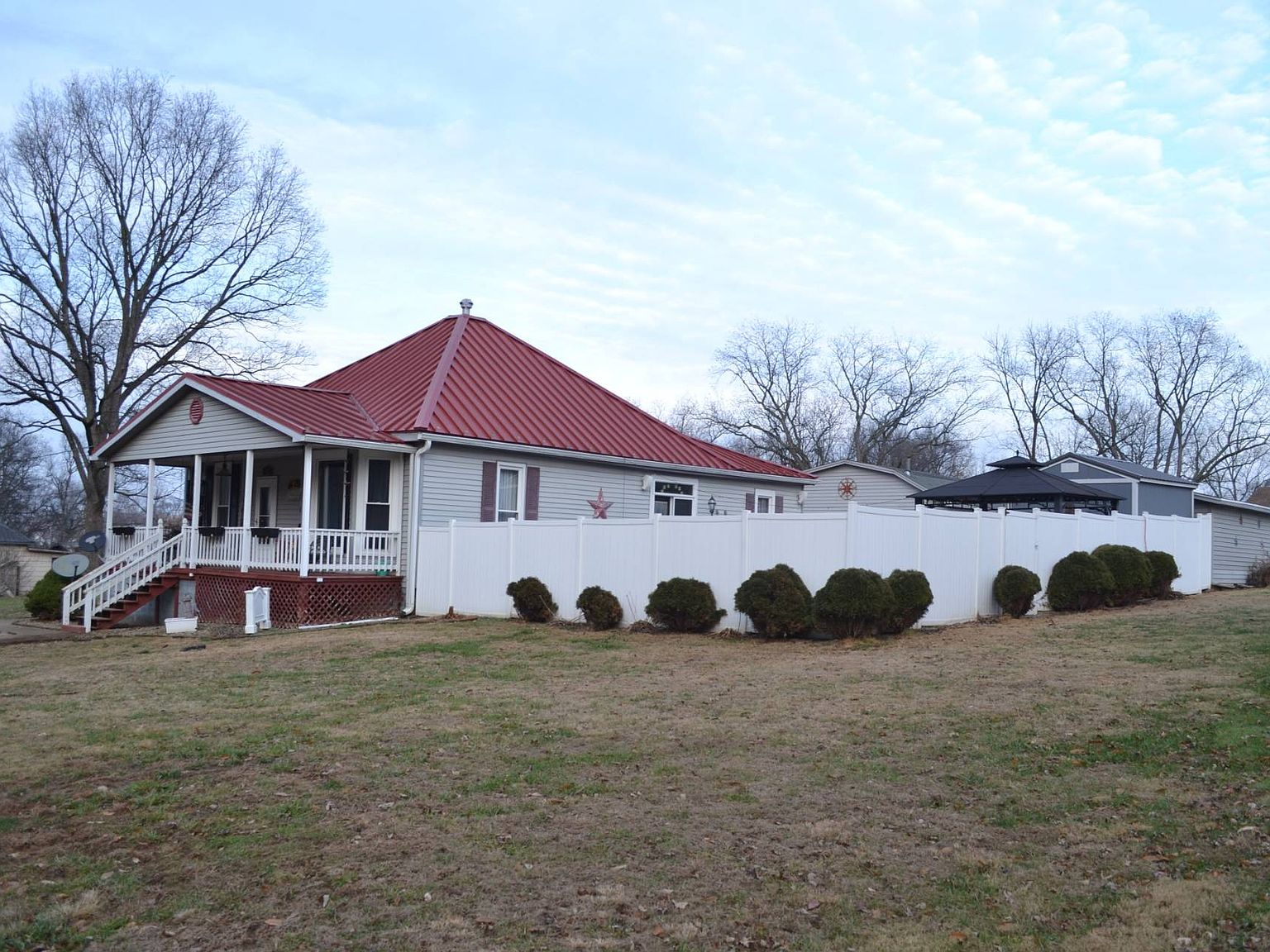 429 S Middle St, Grayville, IL 62844 Zillow