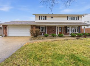 1017 Putnam Dr, Lockport, IL 60441