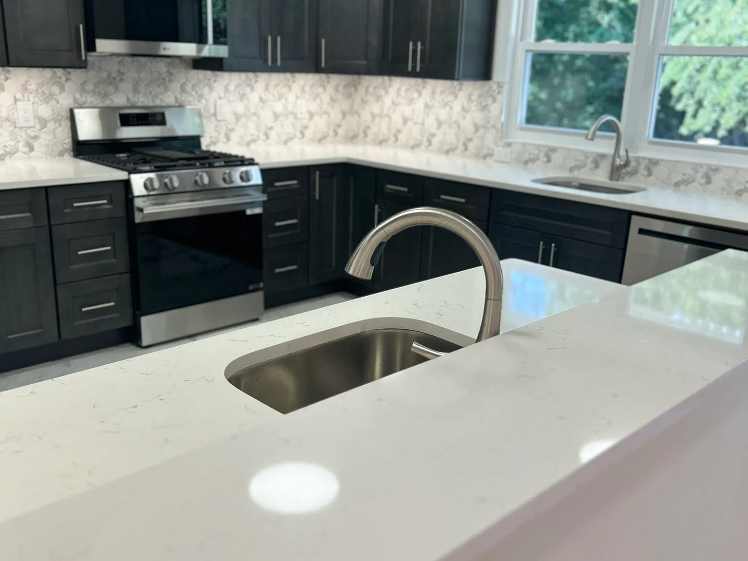 5 bed, 2672 sqft, $4,100 — Photo 3