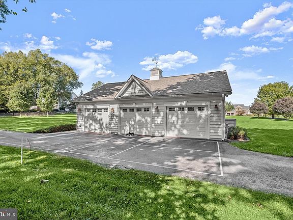 2nd image of 12106 Sudbury Ct