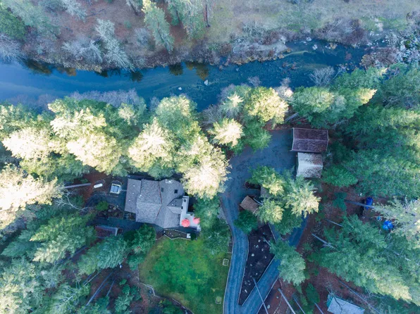 4966 W Evans Creek Rd, Rogue River, OR 97537