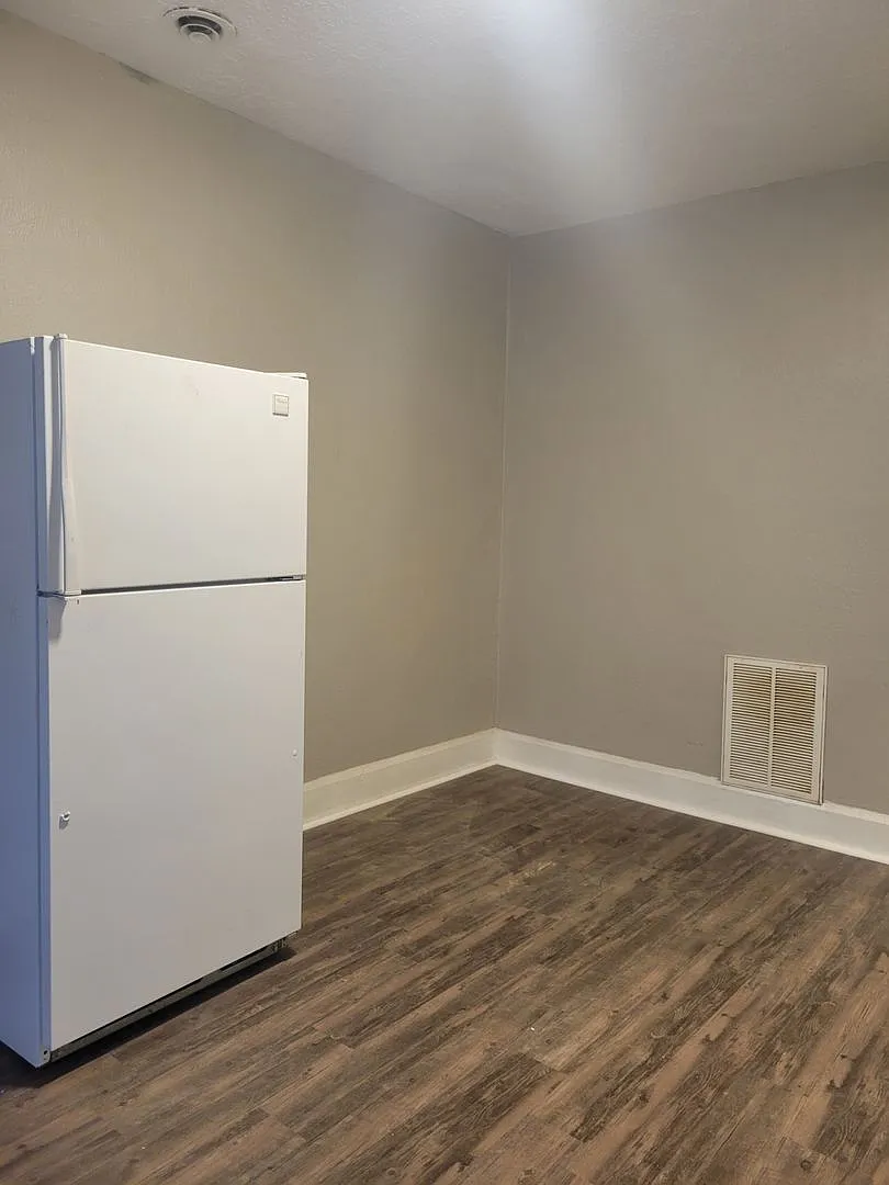 812 N Mulberry St. — Photo 4