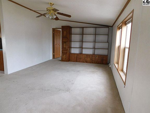 2nd image of 205 E Blanchard Ave