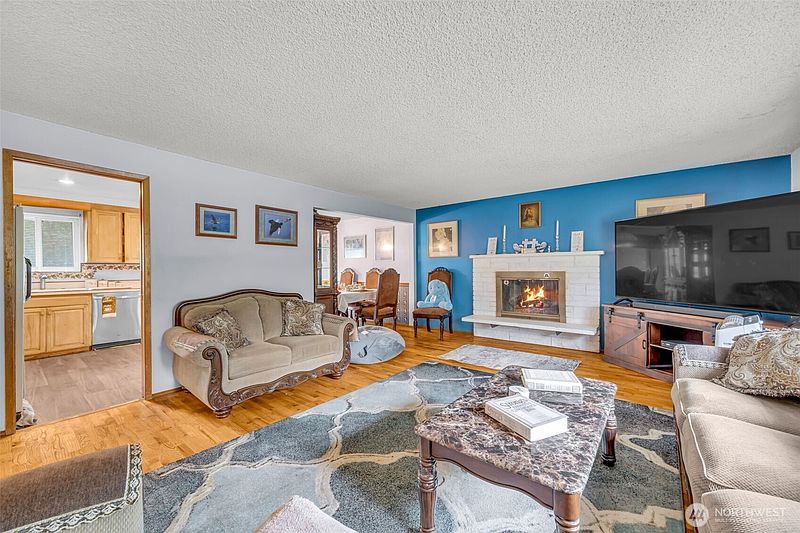 2nd image of 302 N 188th Street