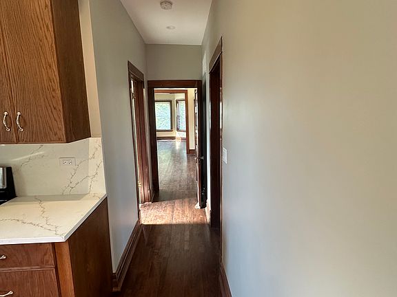 4th image of 5648 W Higgins Ave Unit 1