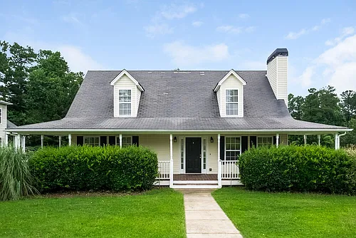 19 Colonial Way Photo 1