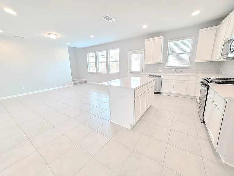 2604 Pecan Island Dr — Photo 7
