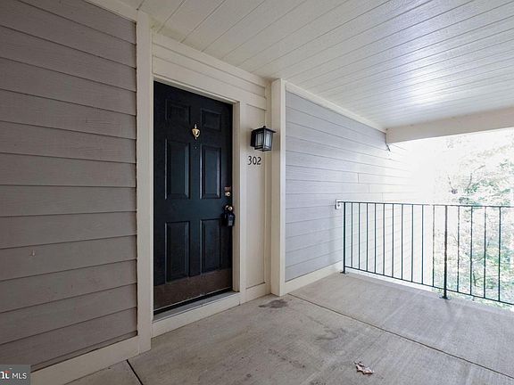 3rd image of 135 Timberbrook Ln APT 302