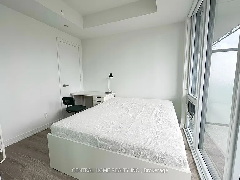 28 Wellesley St E #1602 — Photo 6