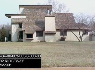 702 Ridgeway Dr, Enid, OK 73701